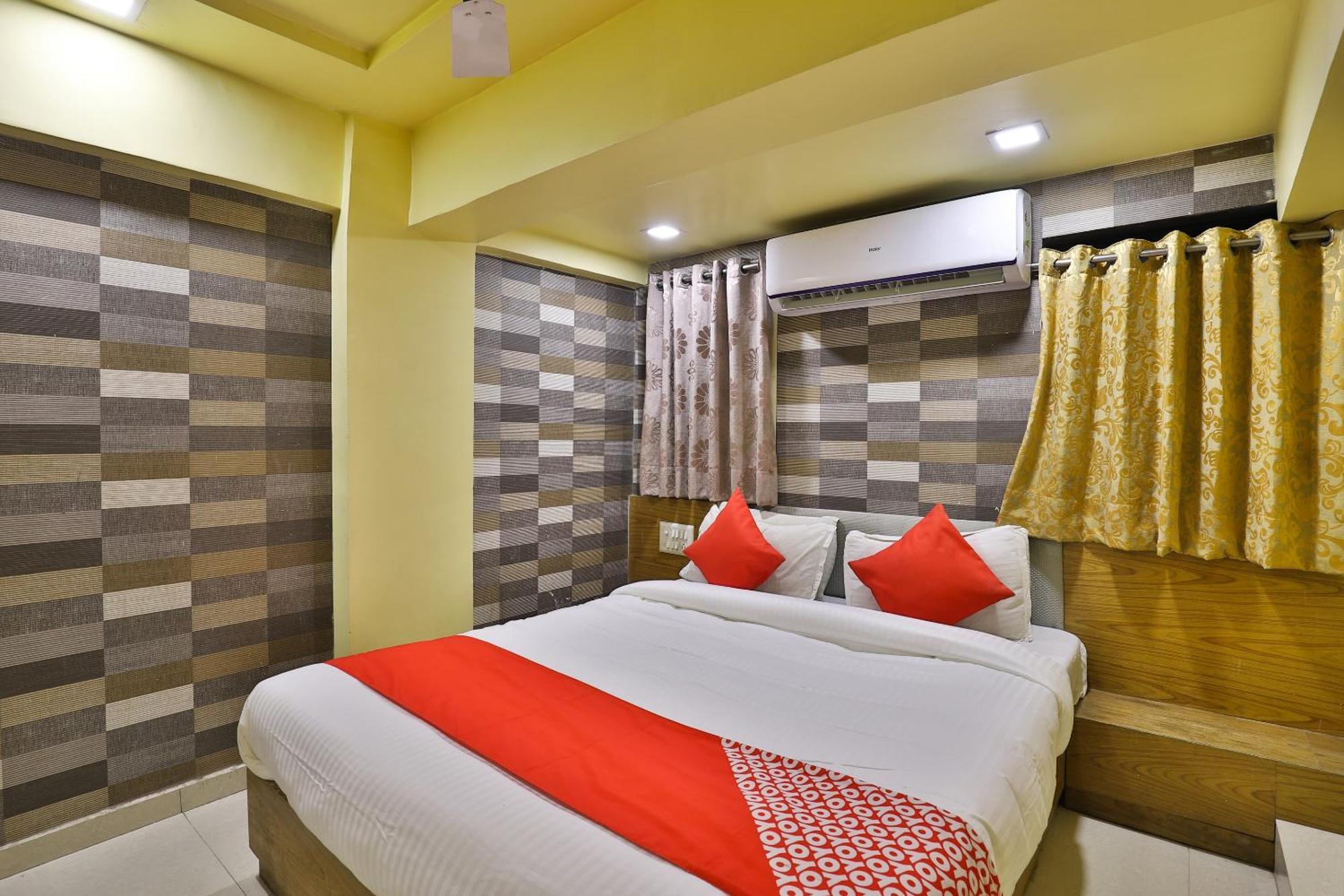 Spot On Hotel Shreeji Palace Ahmedabad Bagian luar foto