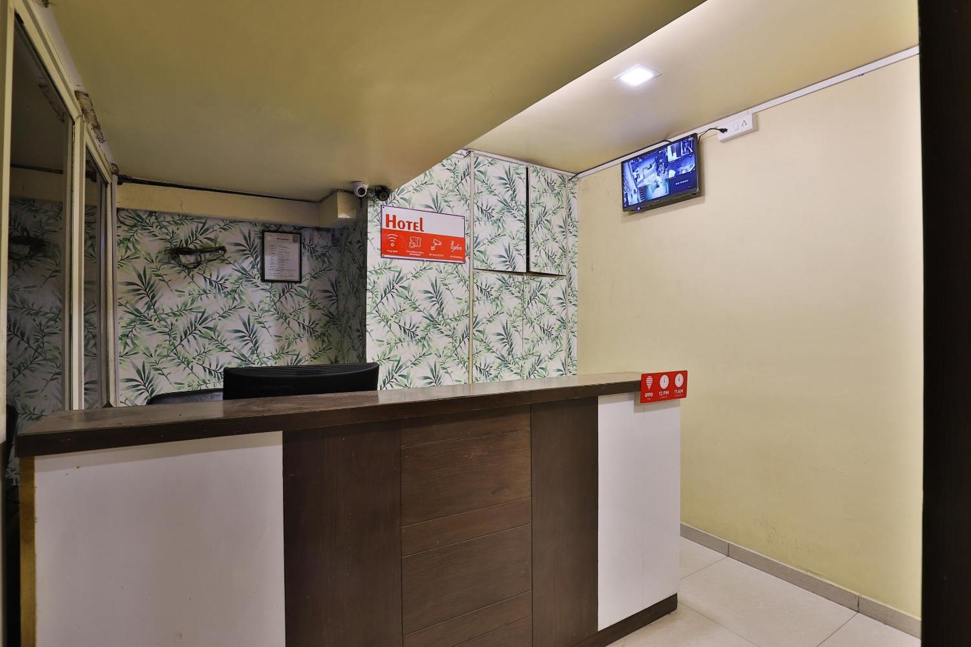 Spot On Hotel Shreeji Palace Ahmedabad Bagian luar foto