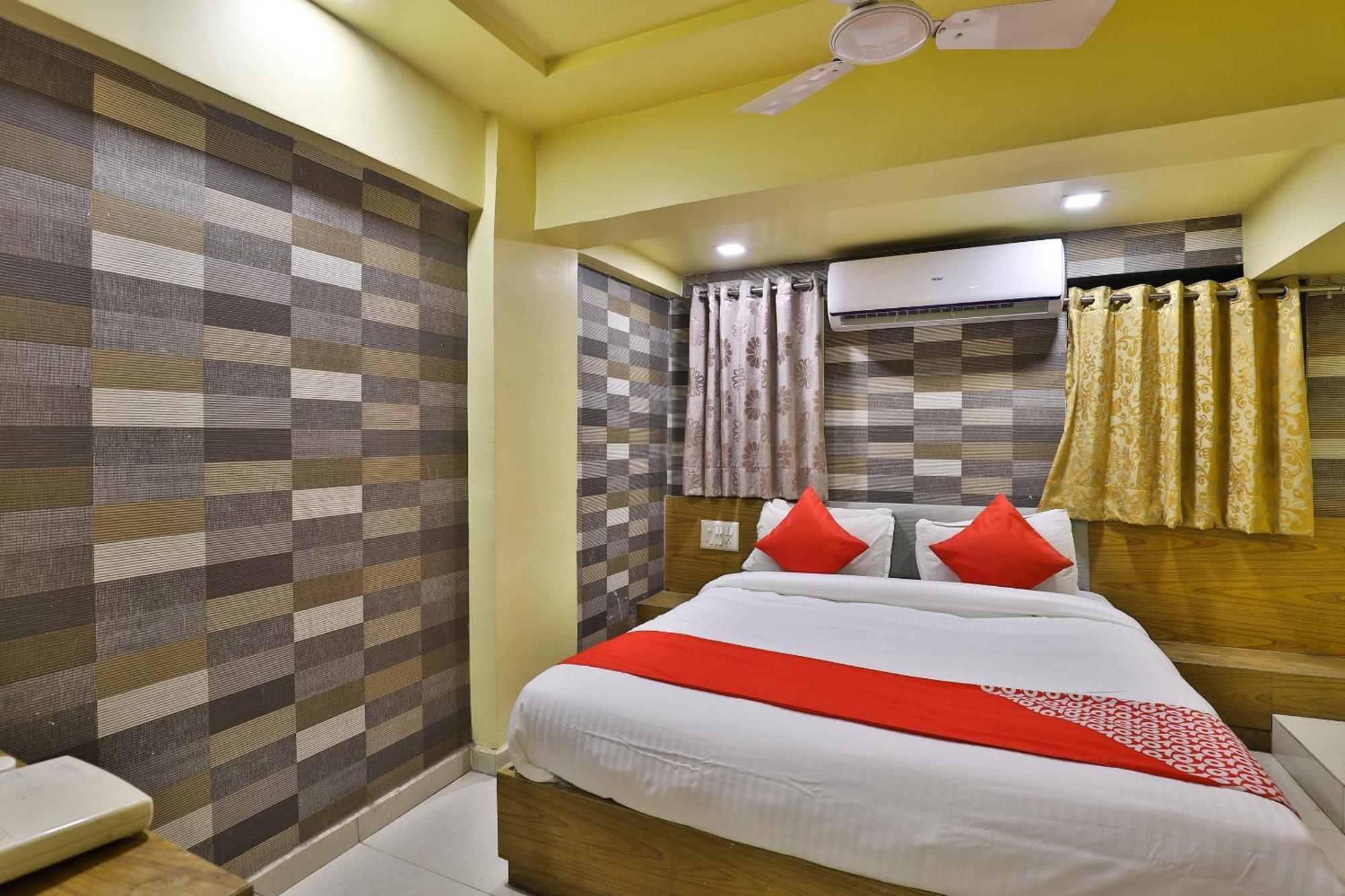 Spot On Hotel Shreeji Palace Ahmedabad Bagian luar foto